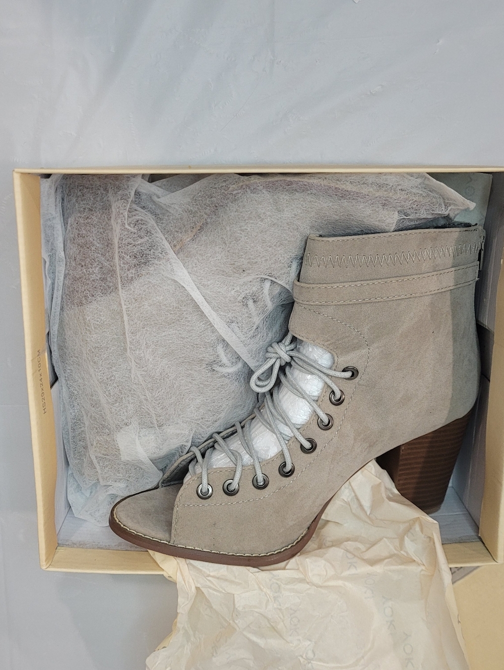 Boho Chic Beige Lace Up Block Heel Booties Peep Toe Faux Suede Size 10 - Picture 5 of 6